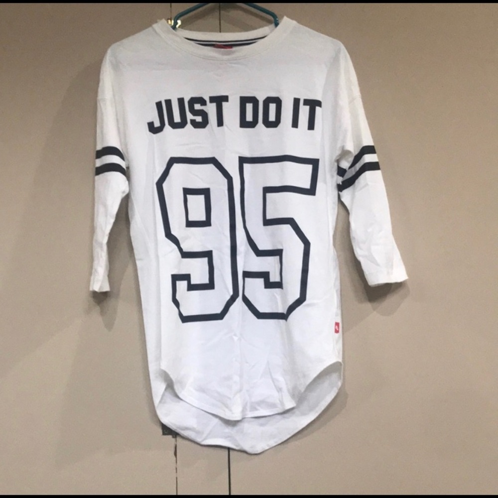 Cute Nike t-shirt.